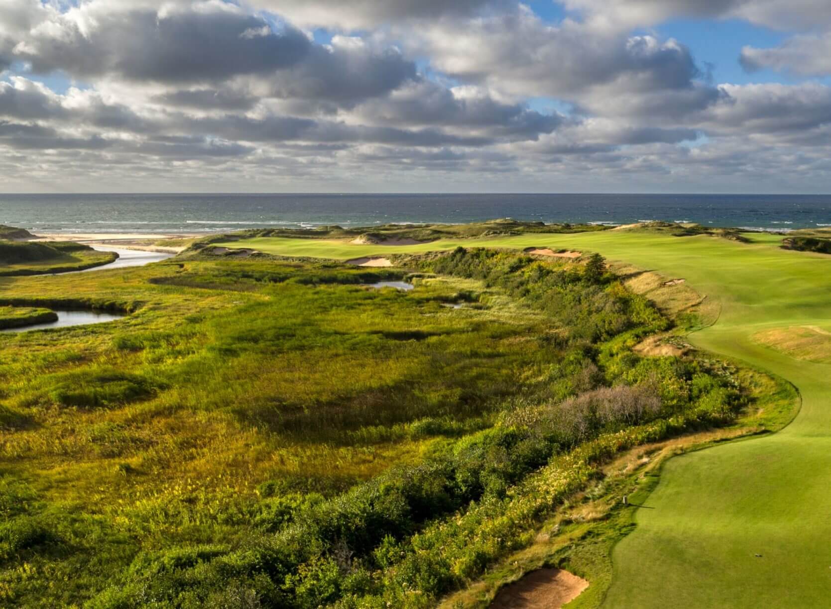 Dogleg golf hole at Cabot Links golf resort