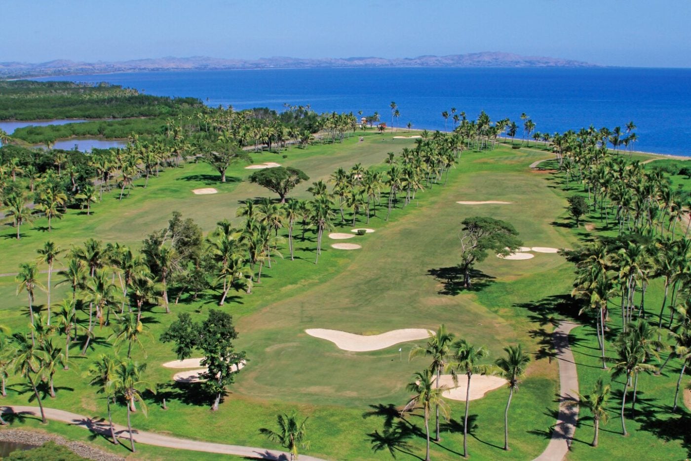 Denarau golf course bordering Pacific Ocean