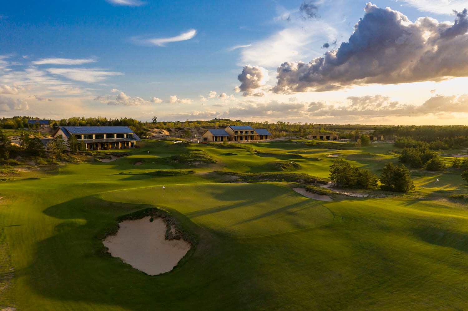 Lodging buildings at Sand Valley