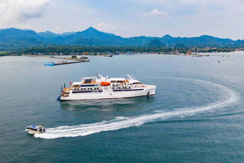 Golf cruise ship at anchor