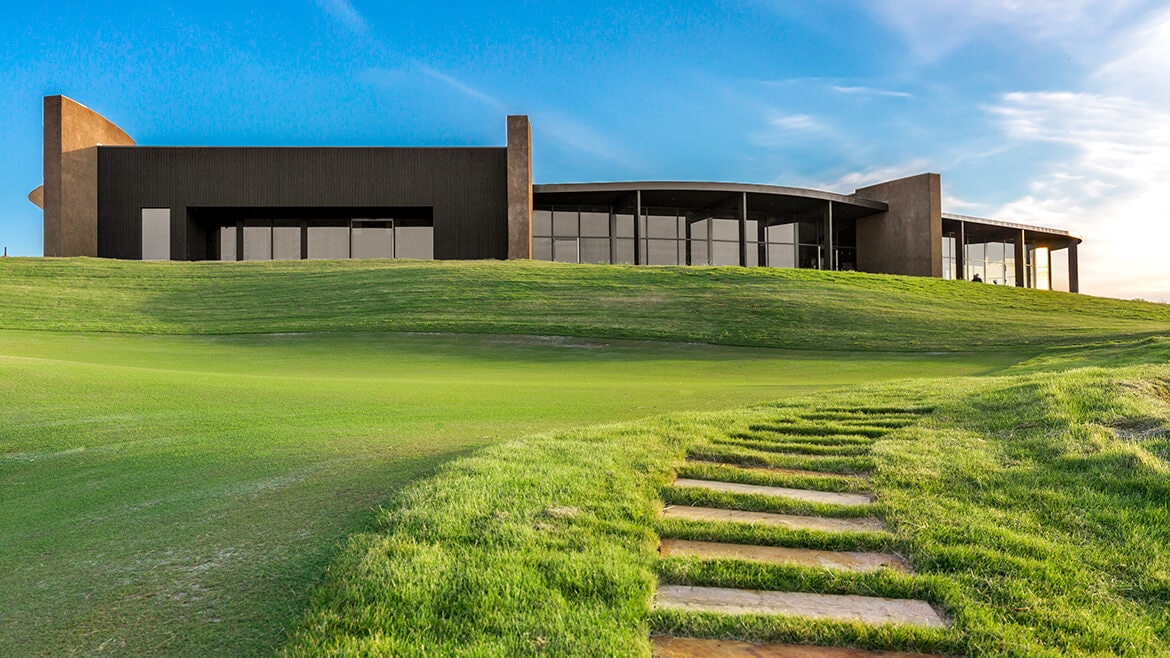 Lonsdale links designer clubhouse