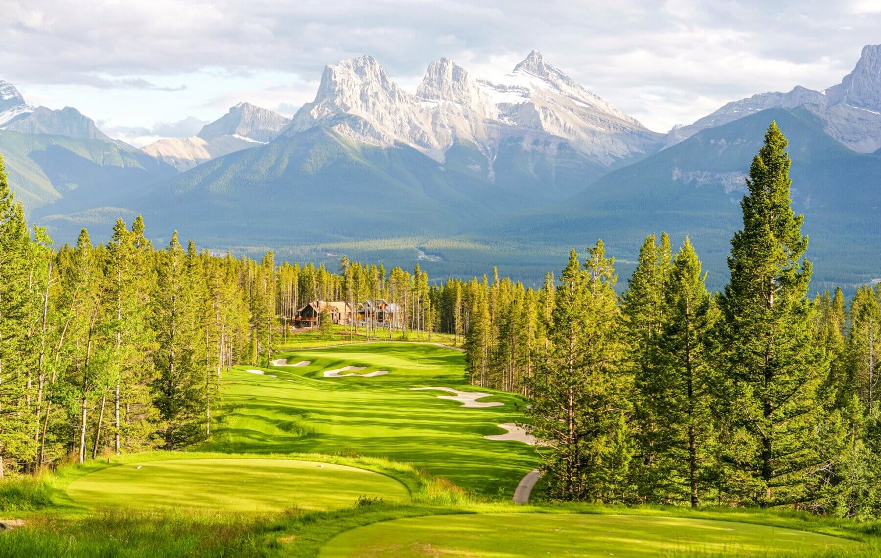 Luxury Canada Golf Tour 2024 Vancouver to Montreal Voyages.golf