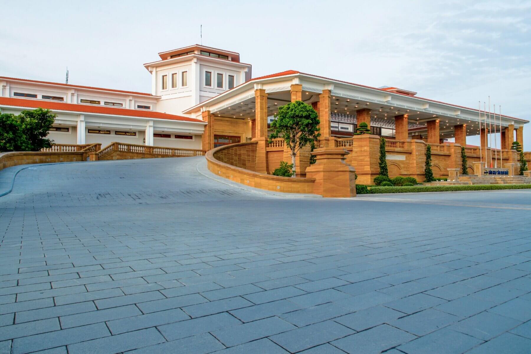 Tan Son Nhat Golf Course Clubhouse