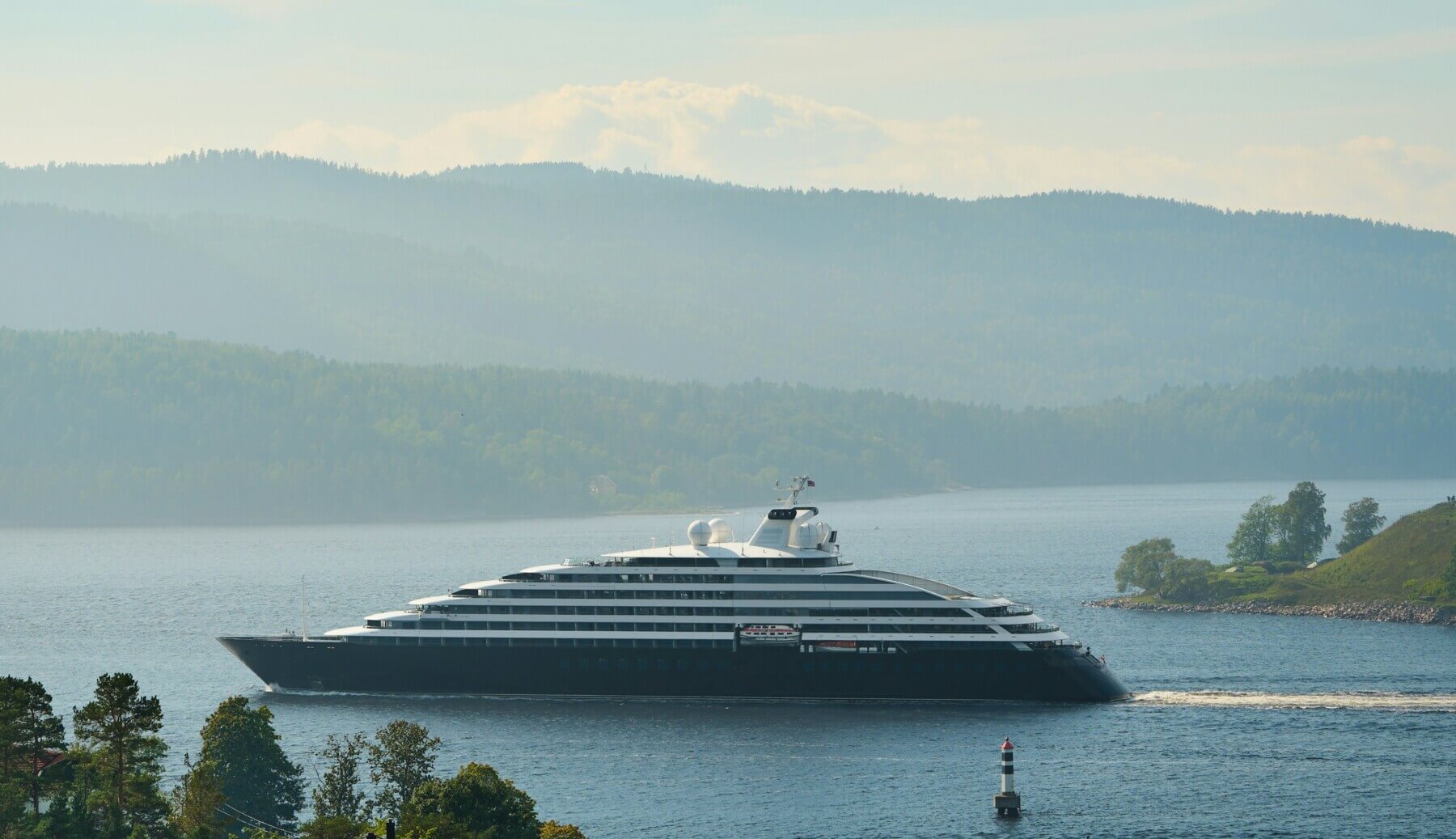 Cruise ship