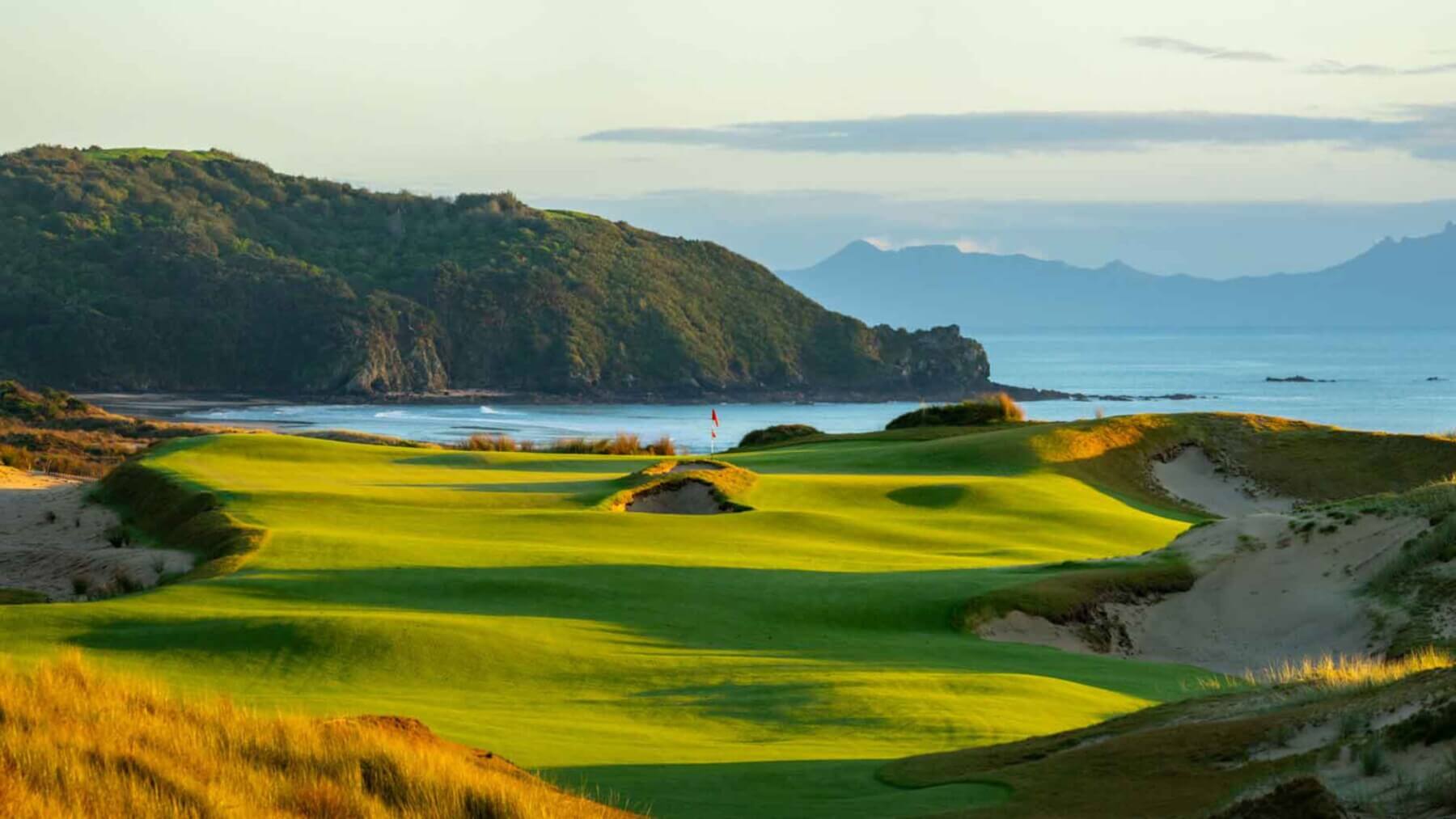 Golf hole next to Ocean