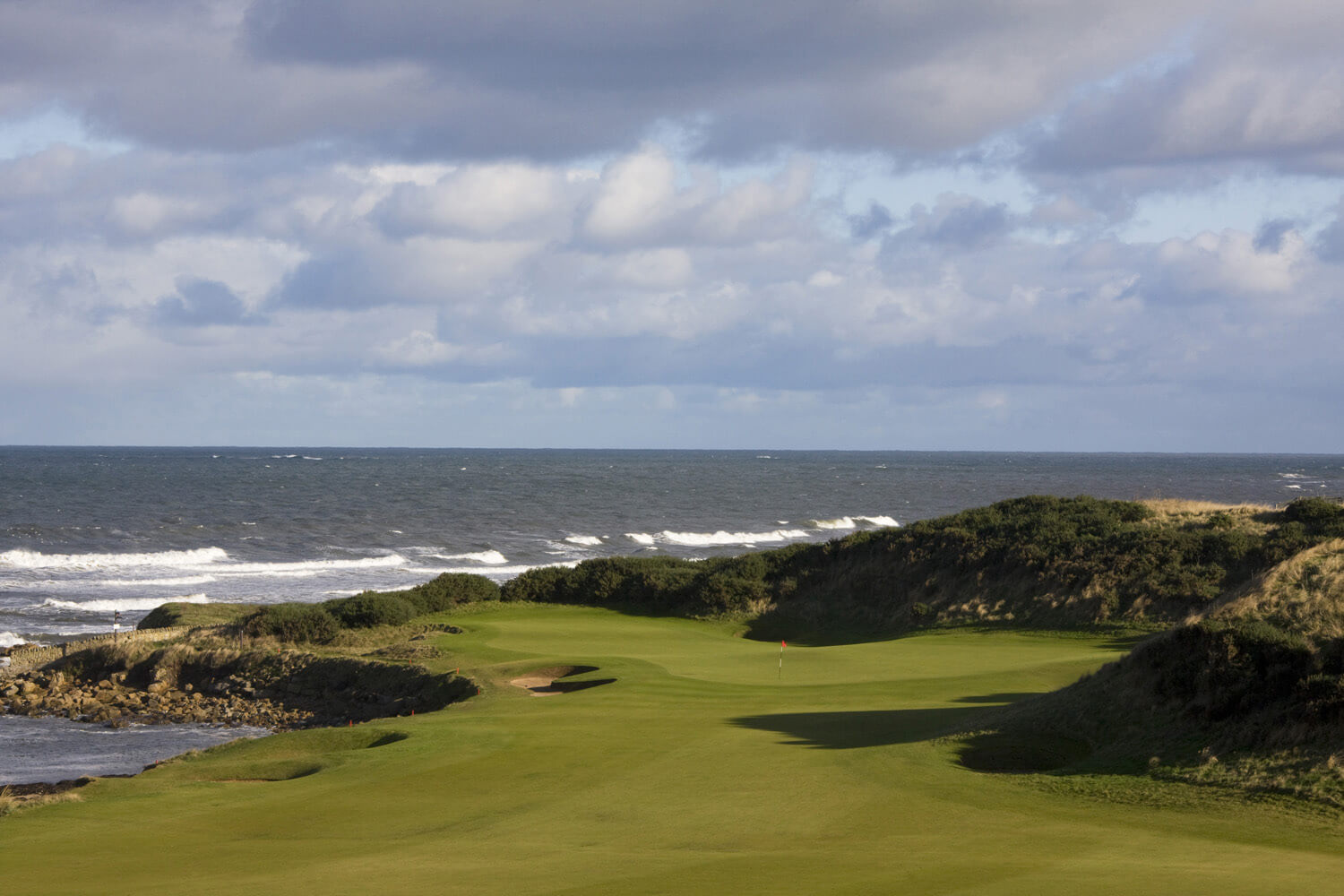 Windy seas wreak havoc at Kingsbarns Golf Links, Scotland, United Kingdom