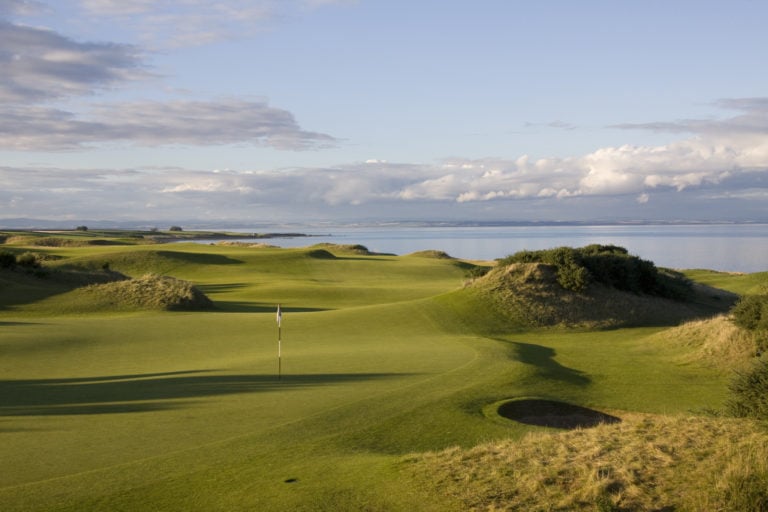Overlooking the 5th green, parallel to The North Sea, Kingsbarns Golf Links, Scotland, United Kingdom