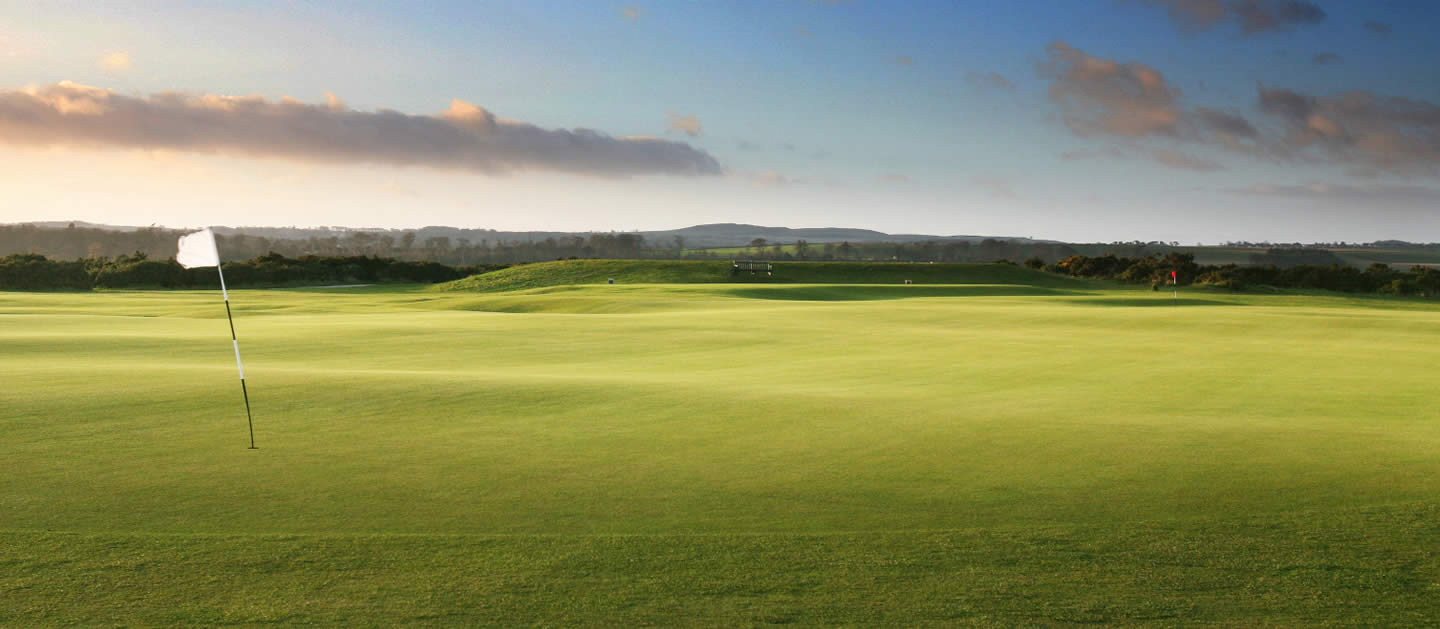 Wide open greens deceive the golfer at St Andrews Old Course