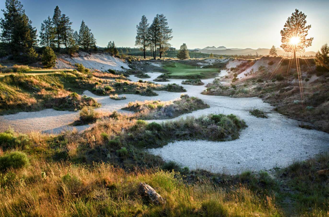 Image of the links style golf hole at Tetherow Resort, Bend, Oregon, USA
