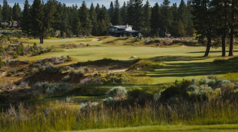Image of the 15th hole at Tetherow Resort, Bend, Oregon, USA