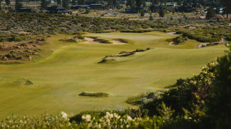 Image of multiple approach options unfolding on the golf course at Tetherow Resort, Bend, Oregon, USA