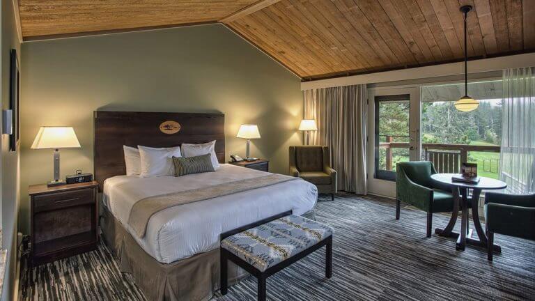 Image of a raditional King Room, Salishan Resort, Oregon, USA