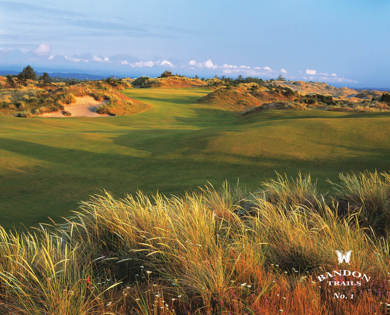 Image overlooking the 1st hole of the Bandon Trails Golf Course, Bandon Dunes Golf Resort, Oregon, USA