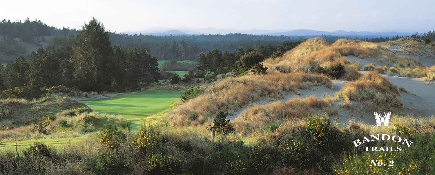Image of the 2nd hole and distant horizon of forests, Bandon Trails Golf Course, Bandon Dunes Golf Resort, Oregon, USA