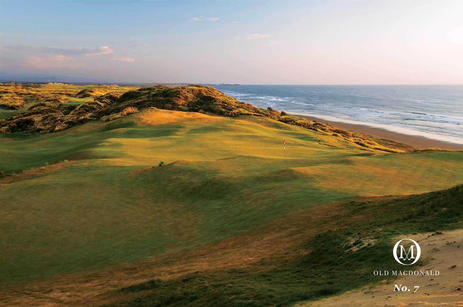 Overlooking the 7th fairway next to a cliff edge on the Old Macdonald Golf Course, Bandon Dunes Golf Resort, Oregon, USA