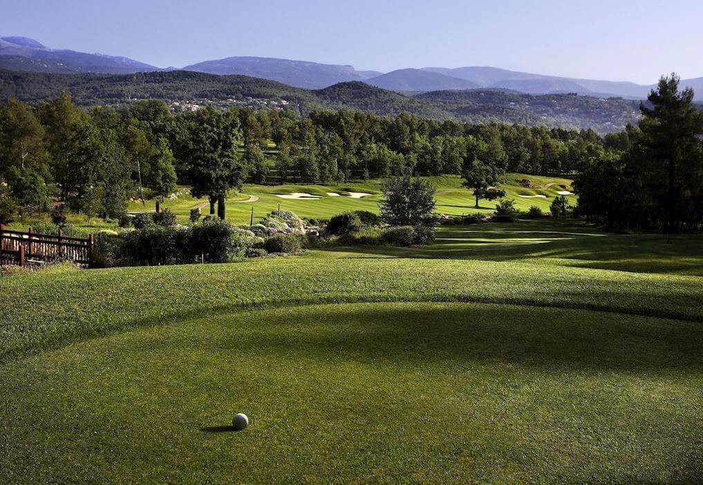 Image of the tee box on the 18th Le Riou Golf Course, Terre Blanche Resort, Tourrettes, France