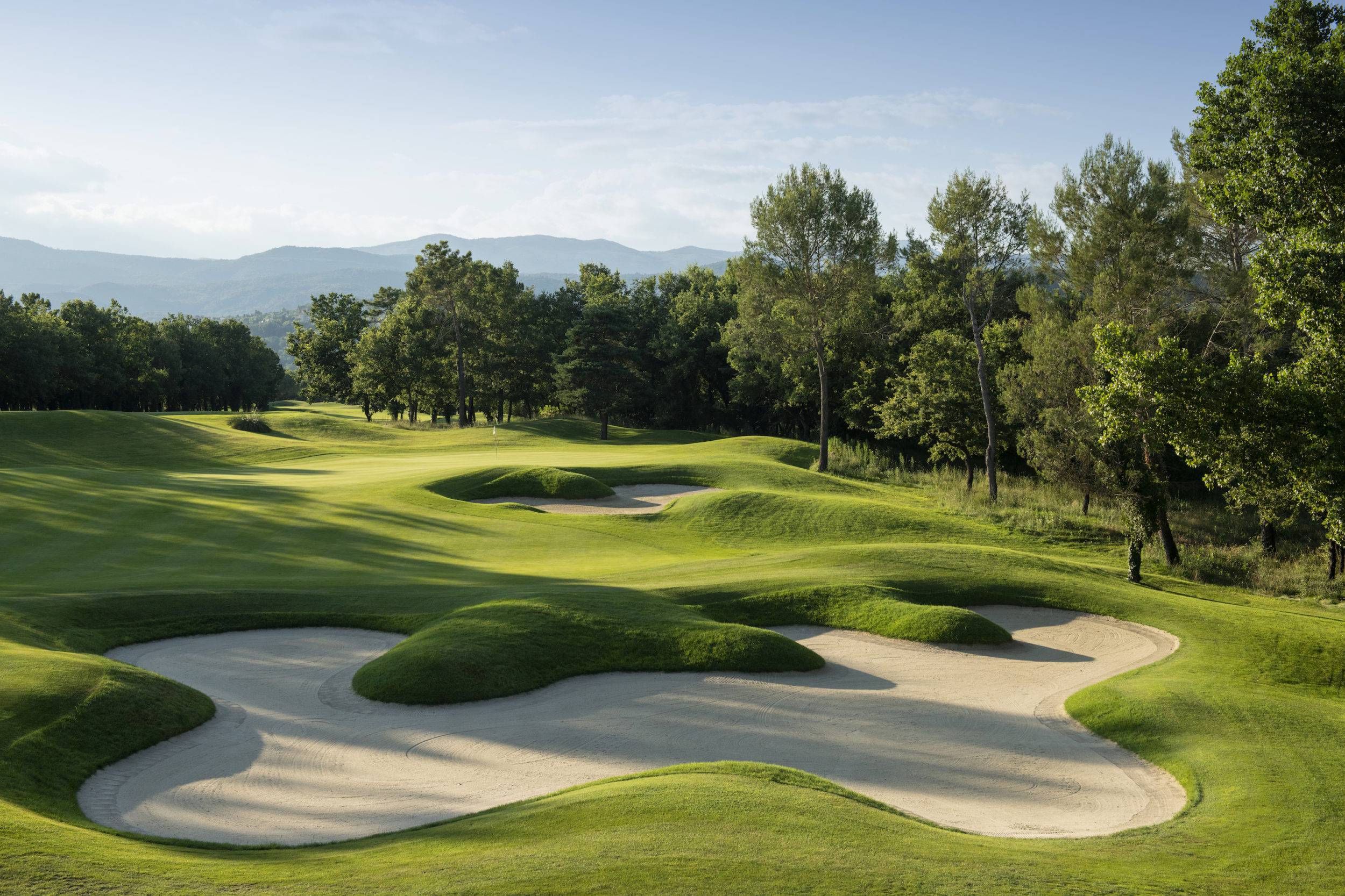 Image of a fairway bunker at Terre Blanche Golf Resort, Tourrettes, France