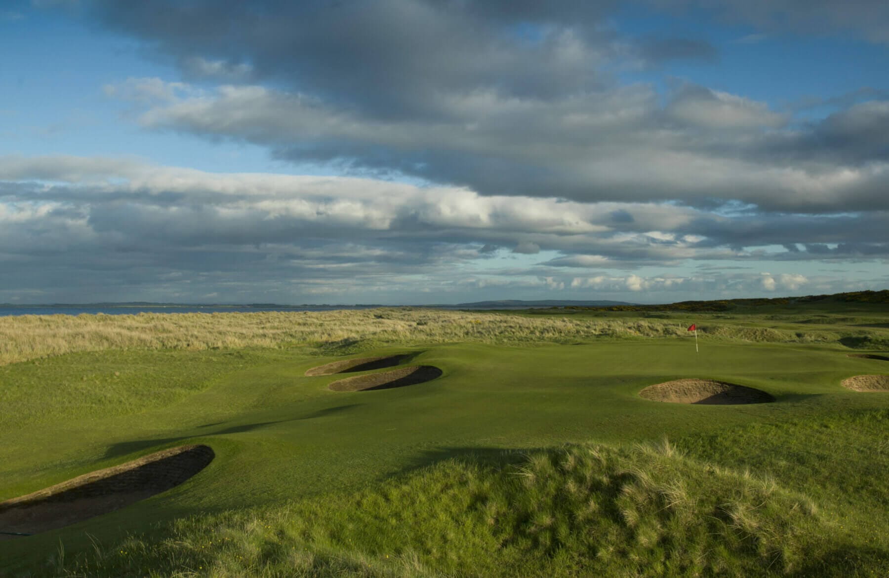 Royal Dornoch Golf Club Scotland Voyages.golf