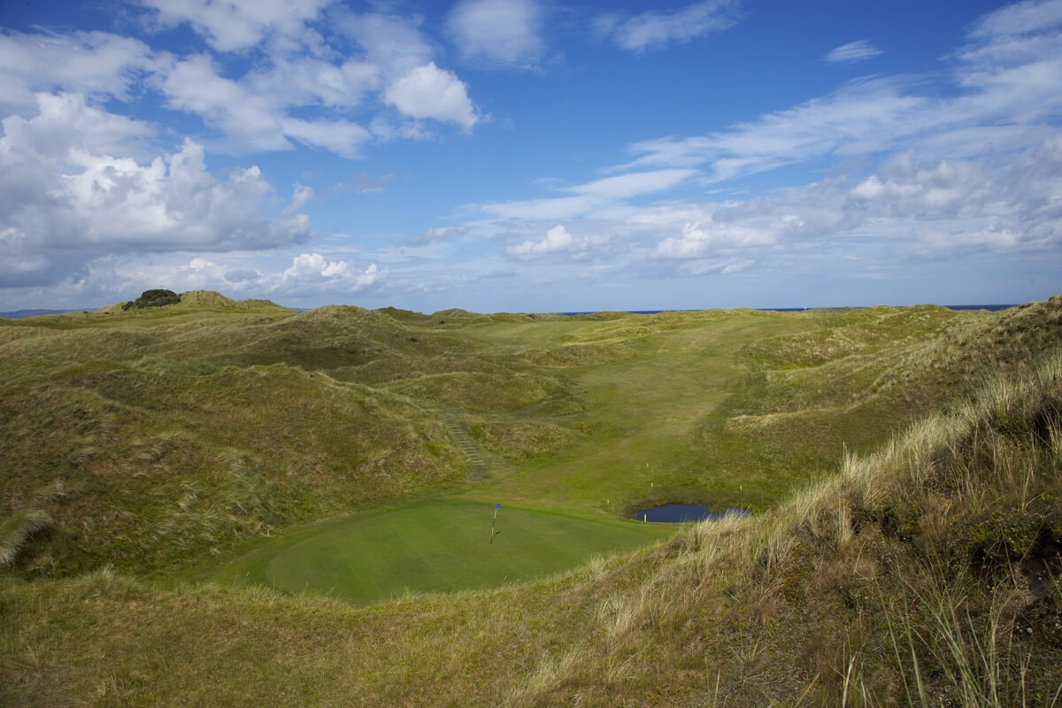 Image depicting the 6th hole of the 9-hole Bann course, Castlerock Club, Northern Ireland