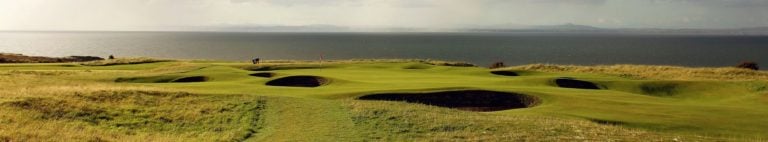 Image of a seaside hole at Gullane No.1 Golf Course, East Lothian, Scotland