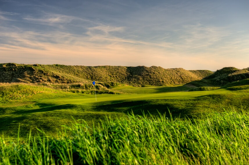 Image depicting the 18th green at Cashen Golf Course at Ballybunion, County Kerry, Ireland