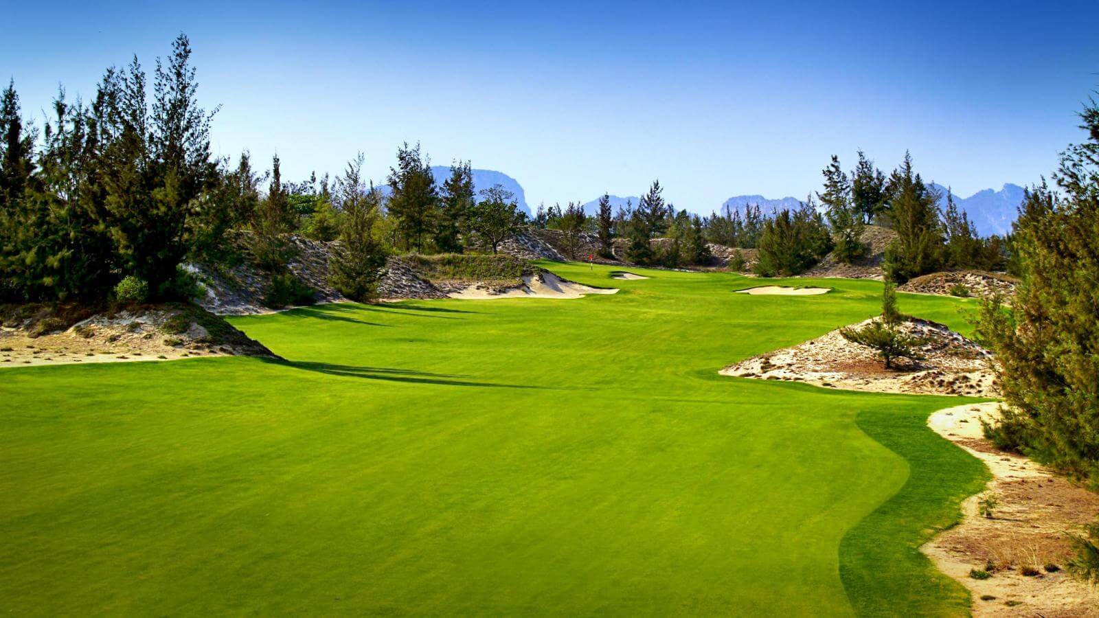Image of the 8th hole on the BRG Golf Course in Danang, Vietnam