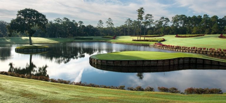 A large island green sits on a larger lake at TPC Sawgrass Golf Course