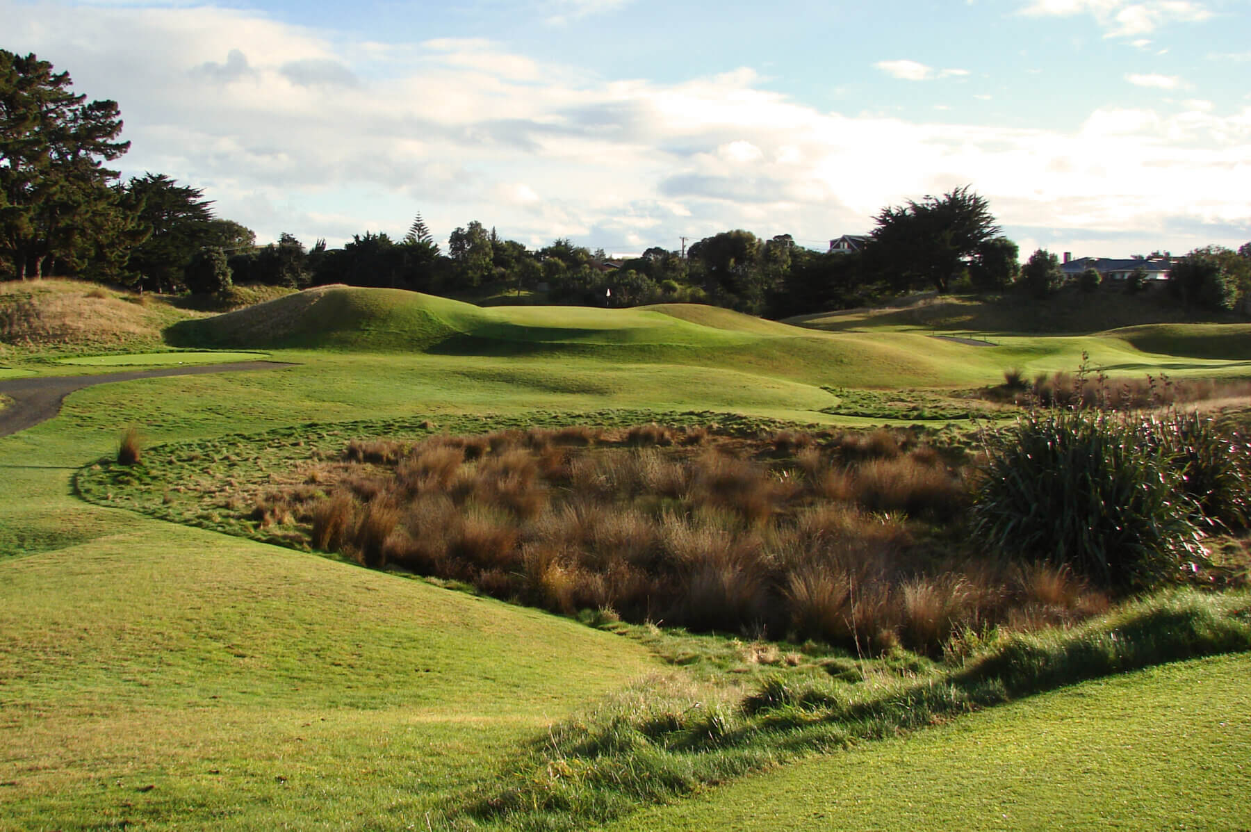 Image of the par-3 16th hole at Paraparaumu Beach Golf Links Course