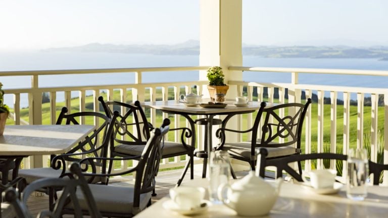 Image displaying the sea-views from Kauri Cliff's golf clubhouse restaurant