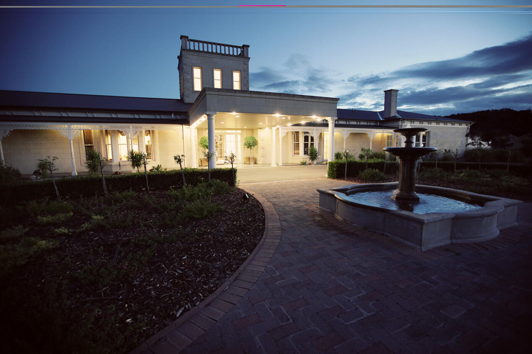 Fountain and front entrance of the Eagle Ridge Golf Club