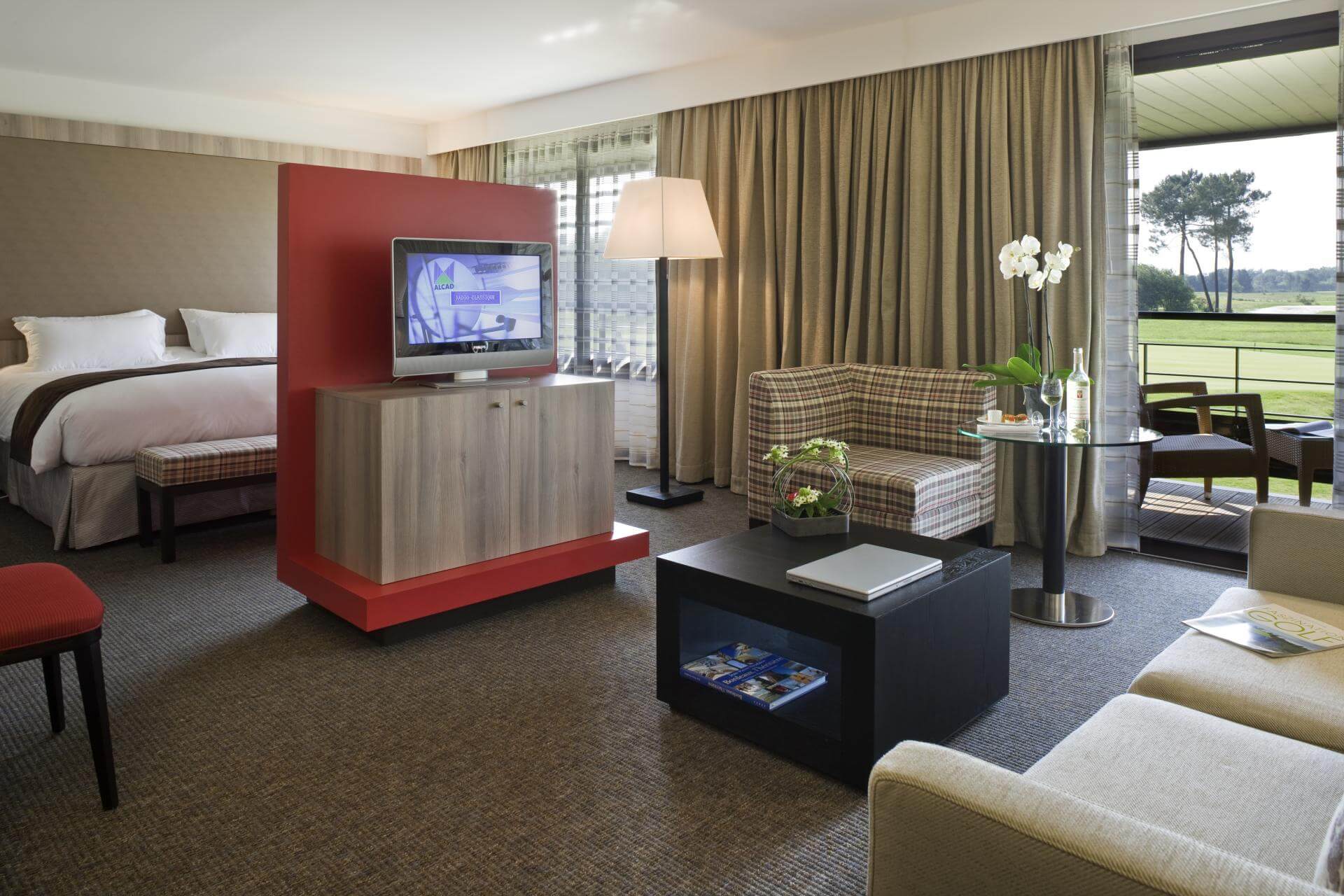 Interior view of a golf suite at Golf du Medo Resort