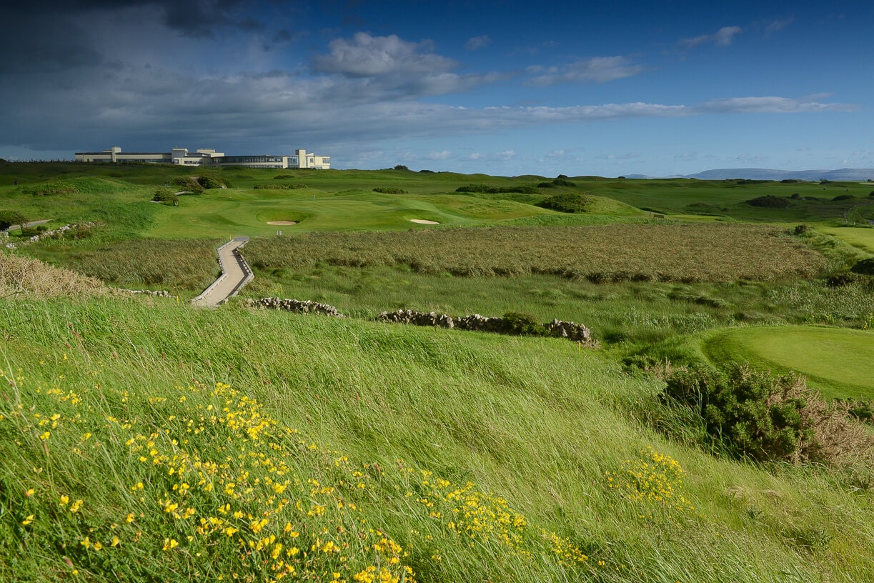 Long reeds create a hazard between the thirteenth tee and fairway