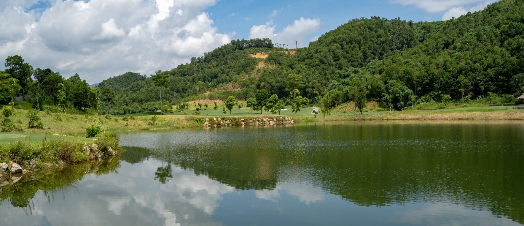 A large lake is situated on the Hilltop Valley Golf Course