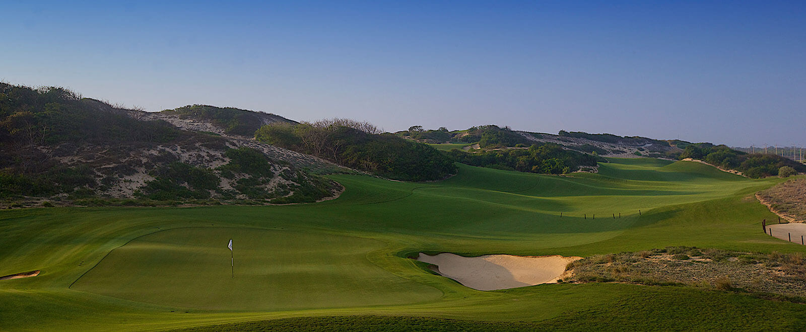 Panoramic view of the golf course fifth hole