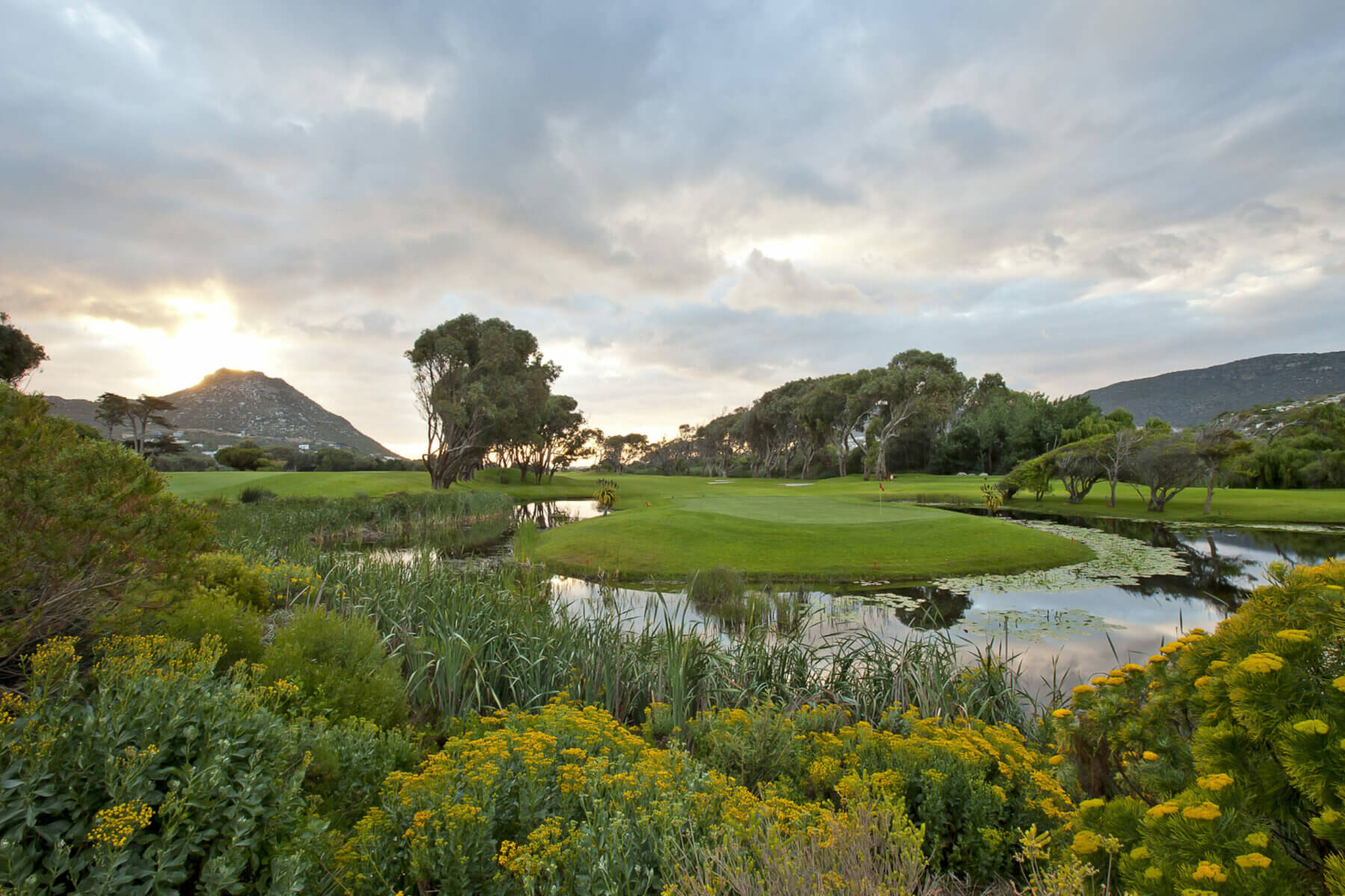 A river snakes its way through Clovelly Country Club