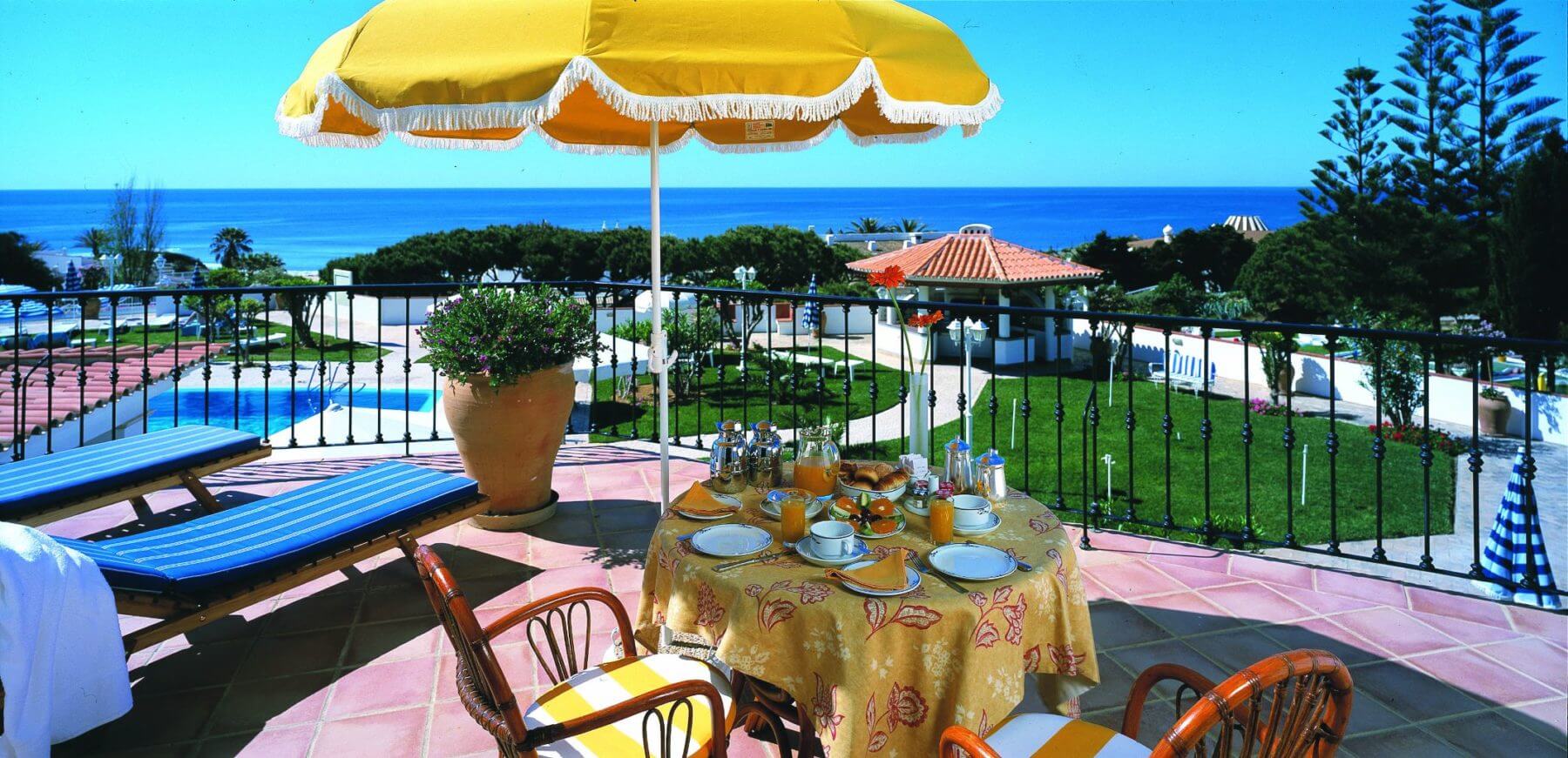 Dona Filipa hotel pool Atlantic view