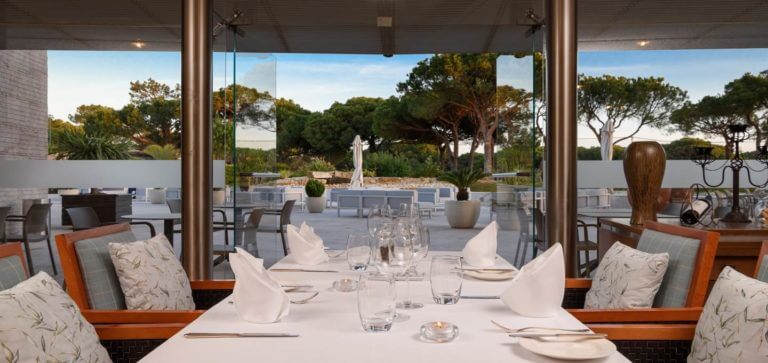 Fine dining in the Vilamoura Green Pines Restaurant