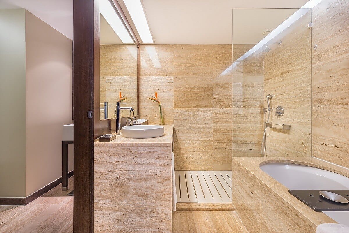 Luxury bathroom awaits golf guests