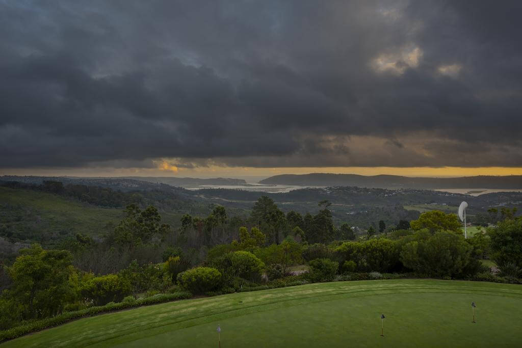 Tee overlooking surrounding valley at Simola Estate